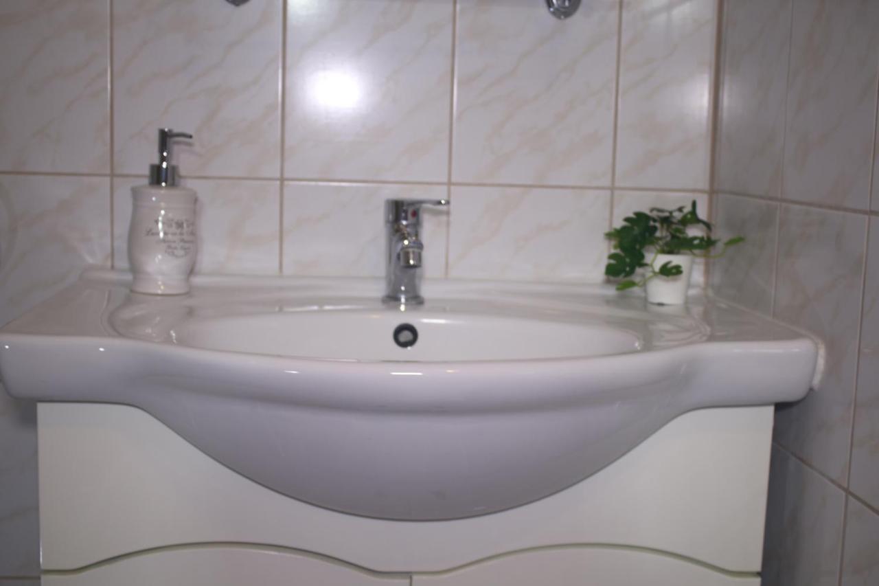 Egri Csillagocska Apartman ภายนอก รูปภาพ