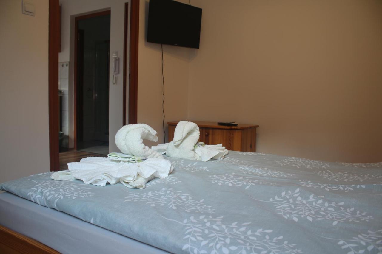 Egri Csillagocska Apartman ภายนอก รูปภาพ